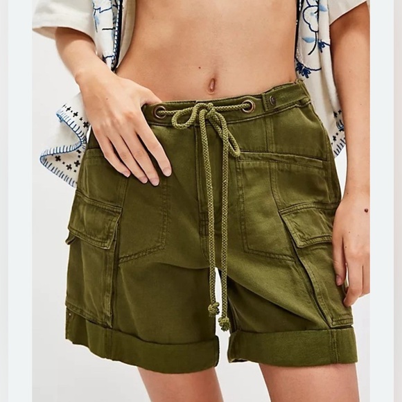 Free People NWT Frankie Washed Army green cargo shorts size L - Picture 1 of 7